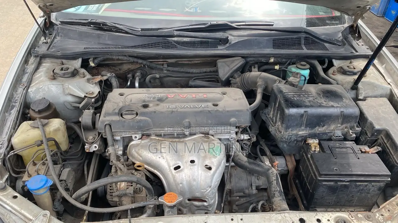Toyota Camry 2004 Silver