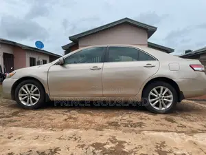 Toyota Camry 2011 Gold