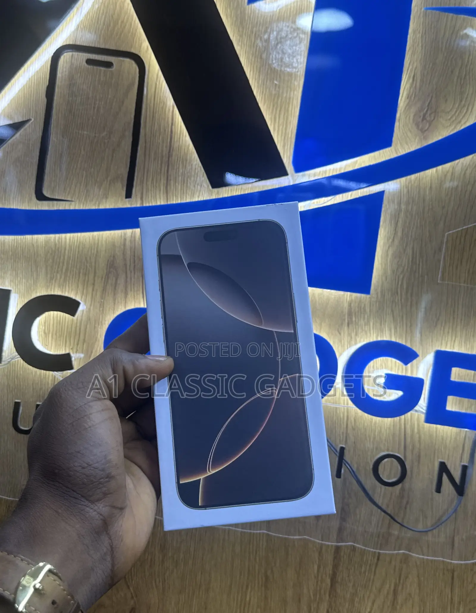 New Apple iPhone 16 Pro Max 256 GB Black