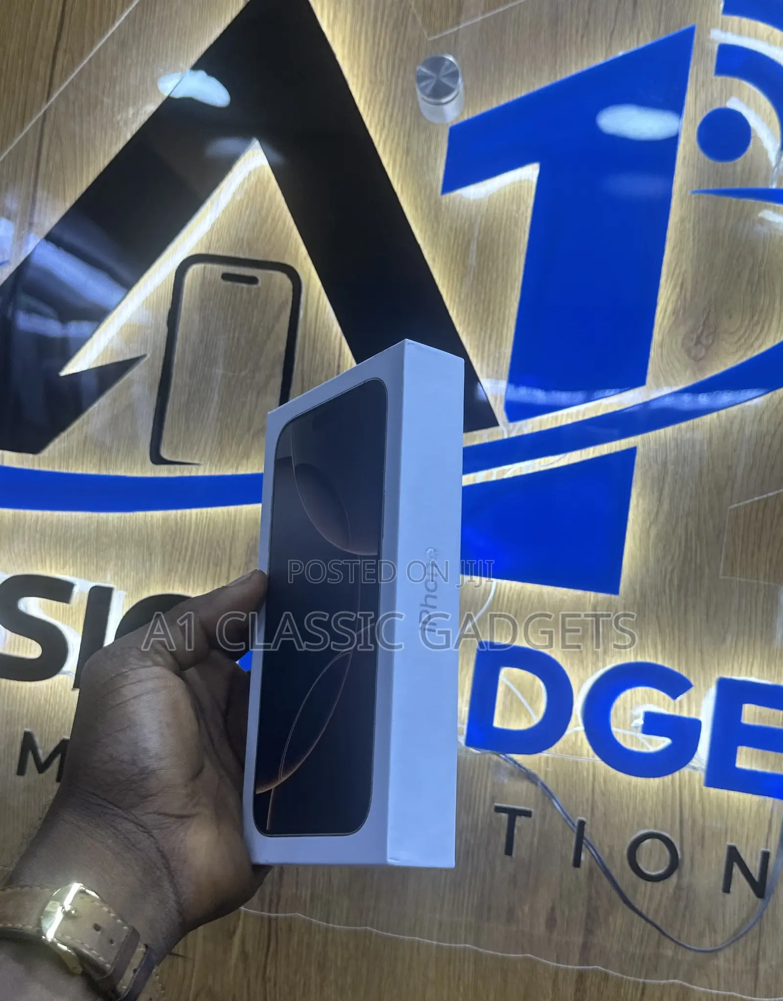New Apple iPhone 16 Pro Max 256 GB Black