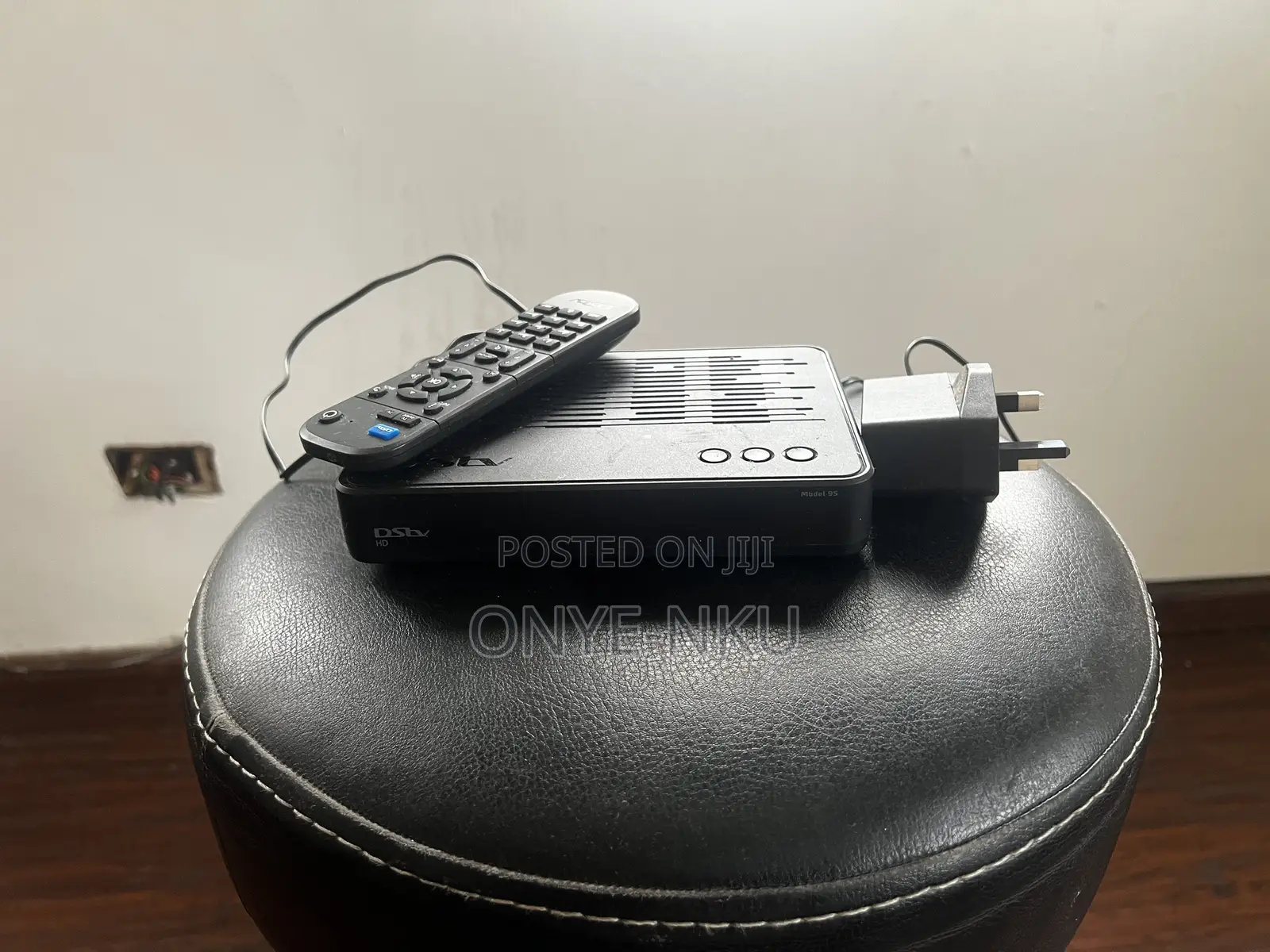 3 dSTV Decoder
