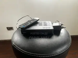 3 dSTV Decoder