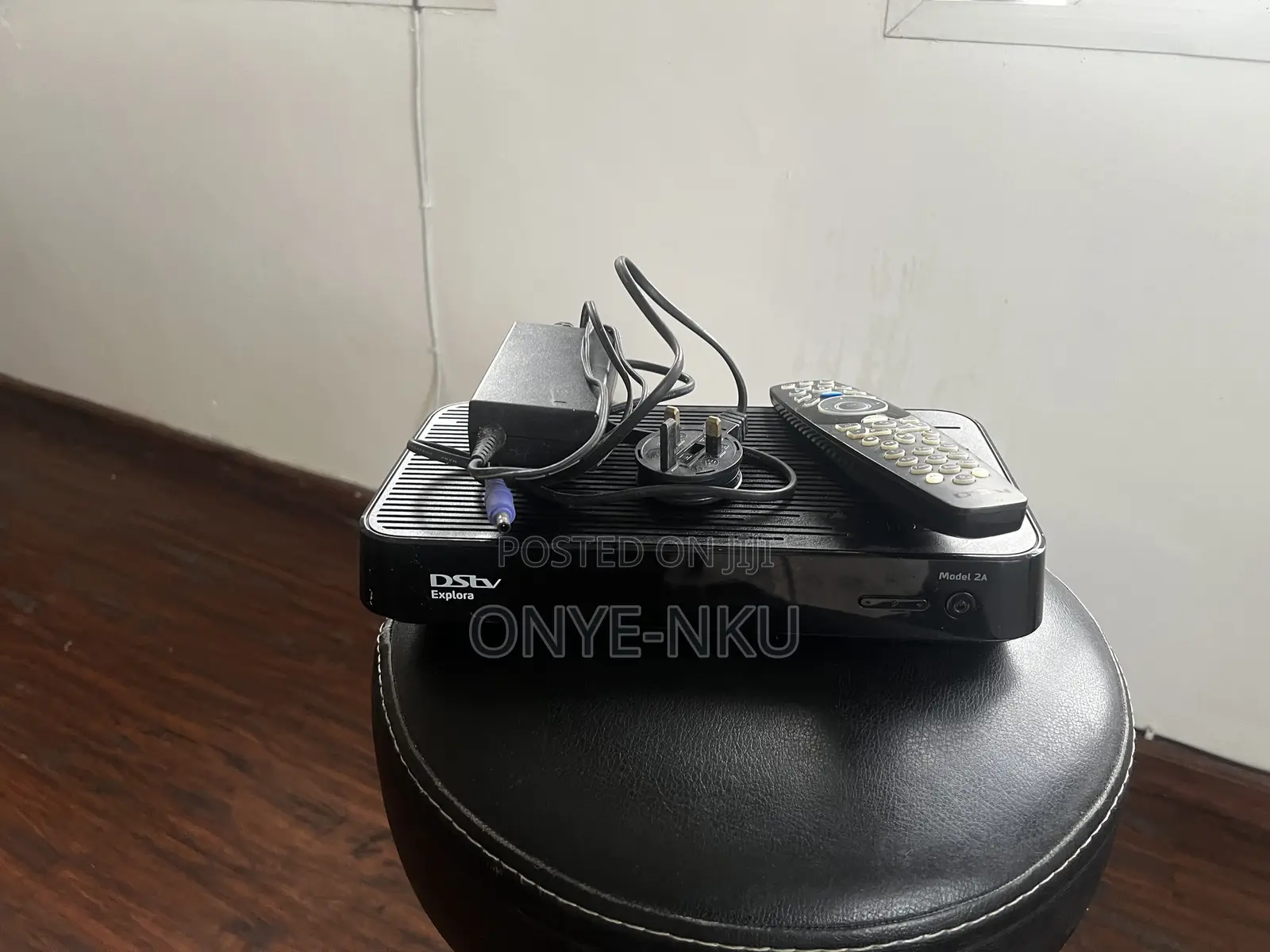 3 dSTV Decoder