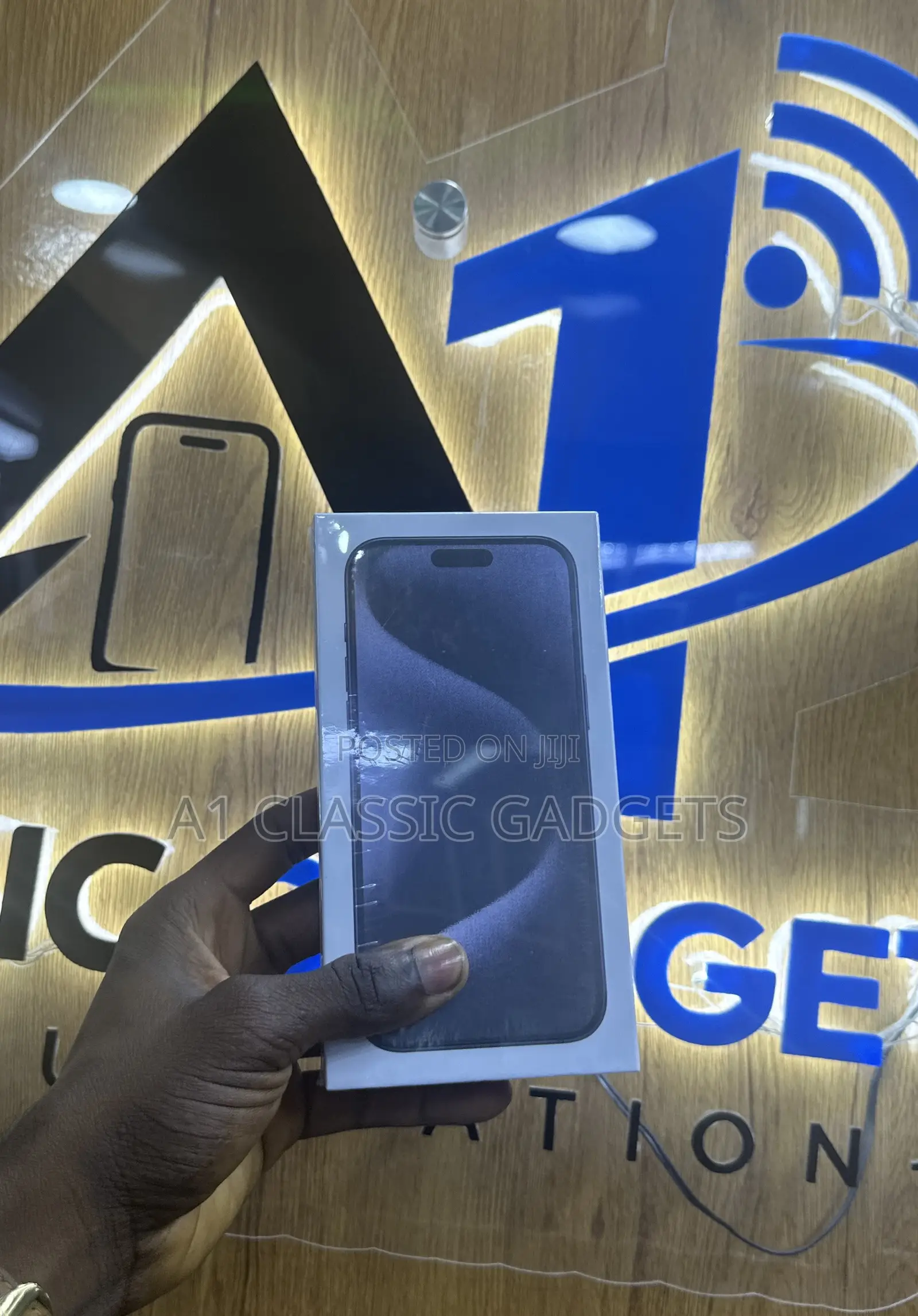 New Apple iPhone 15 Pro Max 256 GB Black