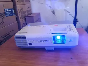 Epson Powerlite 92 2400 Lumens Multimedia 3LCD Projector
