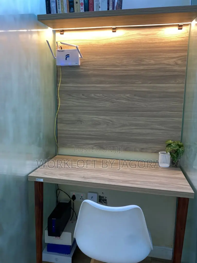 Single Desk Space