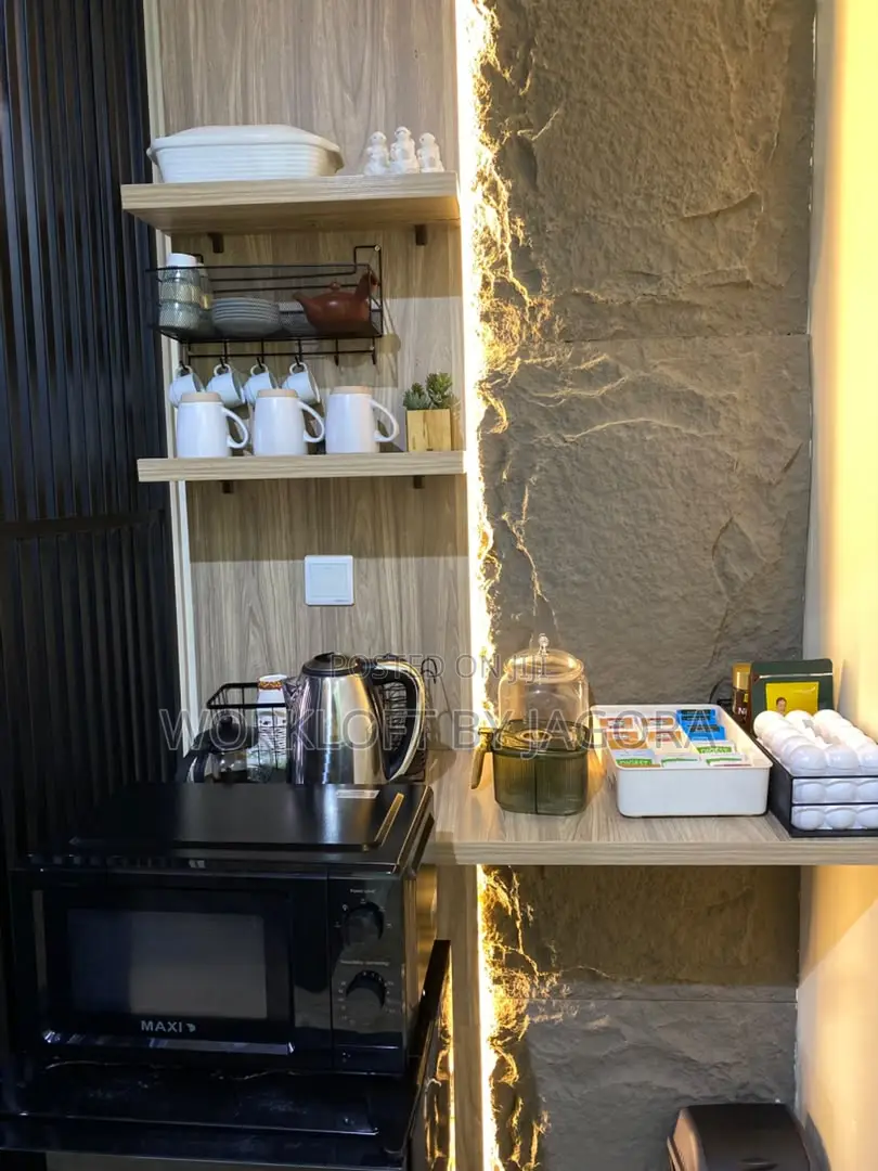 Single Desk Space