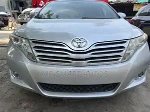 Toyota Venza XLE 2010 Silver