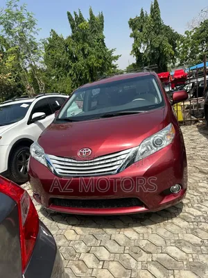 Toyota Sienna SE FWD 8-Passenger 2013 Maroon