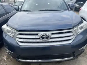Toyota Highlander 3.5L 2WD 2013 Gray