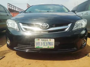 Toyota Corolla LE 4dr Sedan (1.8L 4cyl 4A) 2013 Black