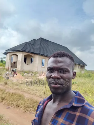 I'm a Professional Bricklayer in Benin City, Edo State