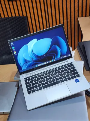 Laptop HP EliteBook 830 G8 16GB Intel Core i7 SSD 256GB
