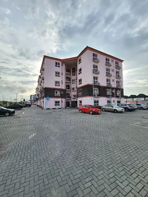 3bdrm Block of Flats in Private Estate Lekki for sale