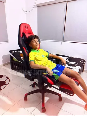 Red & Black Gaming Chair – Premium Racing Style With Footrest