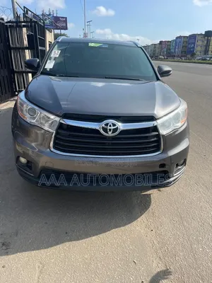 Toyota Highlander XLE 4dr SUV AWD (3.5L 6cyl 6A) 2015 Gray