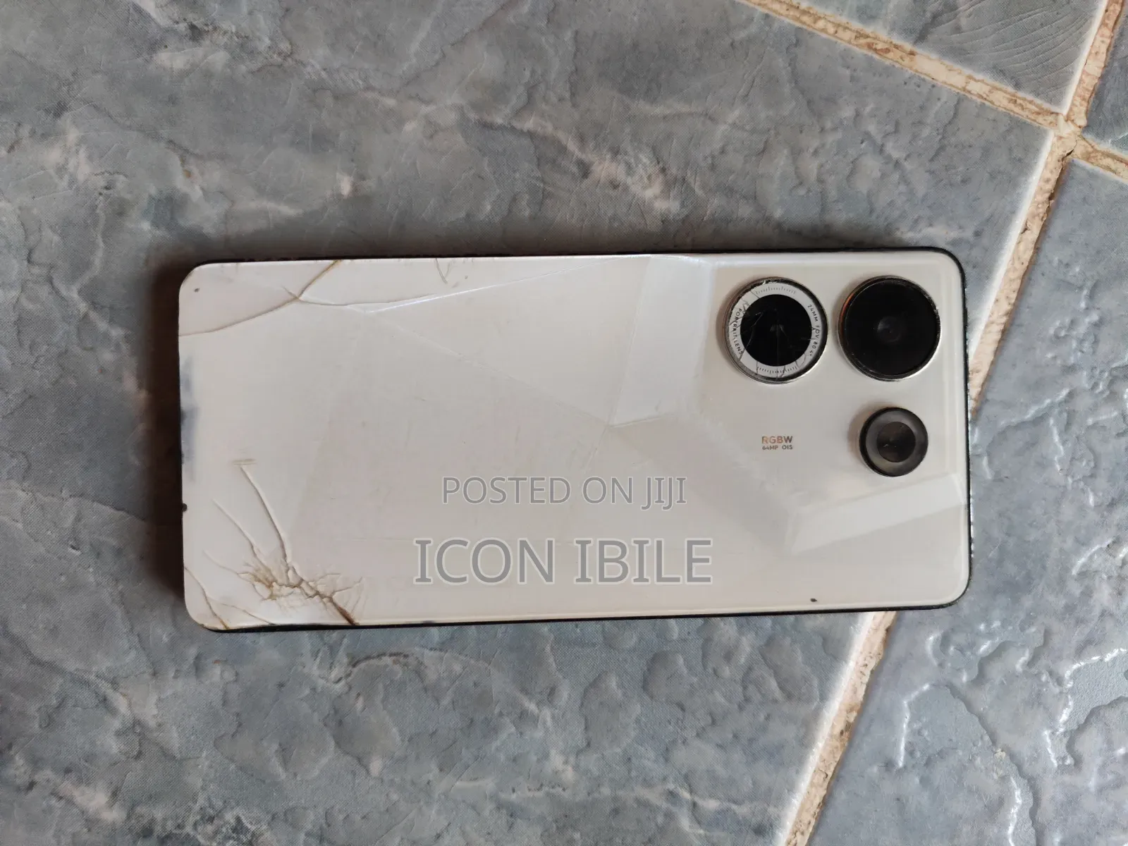 Tecno Camon 20 Mr. Doodle Edition 256 GB White