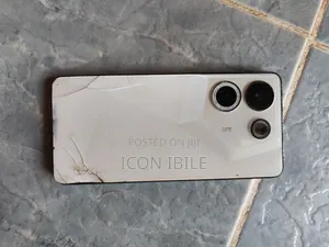 Tecno Camon 20 Mr. Doodle Edition 256 GB White