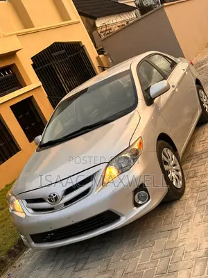 Toyota Corolla 2012 Silver