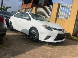 Toyota Corolla 2015 White