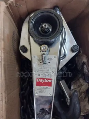 DAYTON 3 Ton Lever Chain Hoist: Hook Mounted