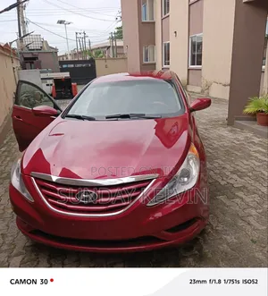 Hyundai Sonata SE Sedan FWD (2.4L 4cyl 6A) 2011 Red