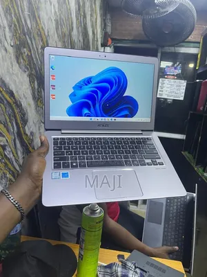 Laptop Asus ZenBook UX330UA 8GB Intel Core i7 SSD 128GB
