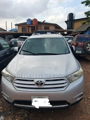 Toyota Highlander 2012 Silver