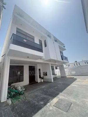 4bdrm Duplex in Lekki Phase 2 for sale