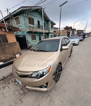 Toyota Camry 2012 Gold