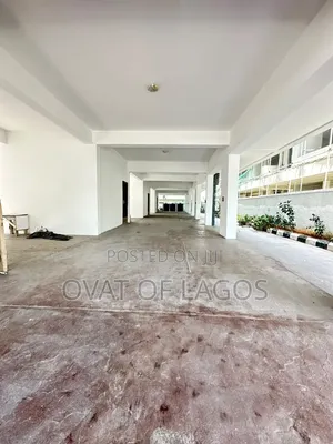 4bdrm Duplex in Chevron for sale