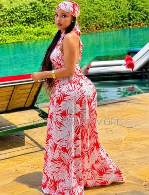 Sexy Beautiful Long Show Back Dress