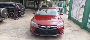 Toyota Camry SE 4dr Sedan (2.5L 4cyl 6A) 2015 Red