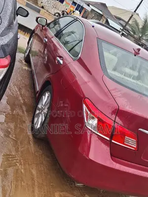 Lexus ES 2012 Red