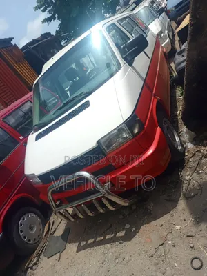 Volkswagen Transporter 2000 Red