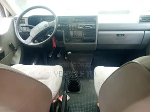 Volkswagen Transporter 2000 Red
