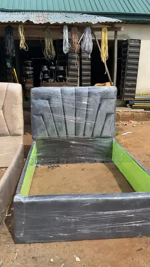 6/4 Bedframe