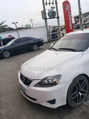 Lexus IS 2018 White