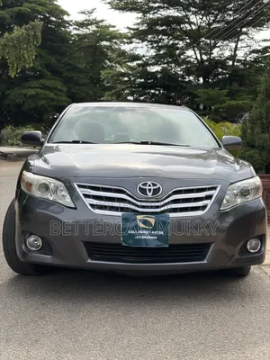 Toyota Camry LE 4dr Sedan (2.5L 4cyl 6AM) 2010 Gray