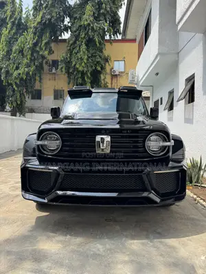 New Tank 300 2026 Black