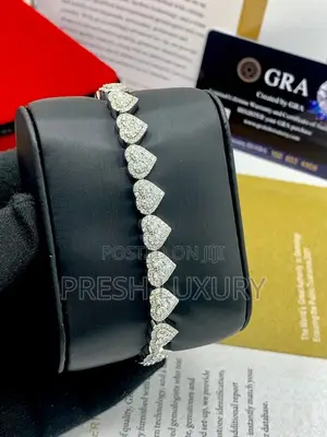 VVS Moissanite Heart Bracelet