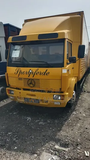 1998 Mercedes-Benz 1114 Covered Body