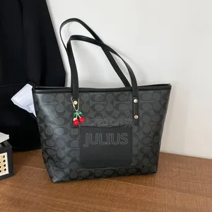 Fashion Handbags -- Stylish & Classic