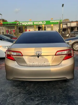 Toyota Camry 2012 Gold