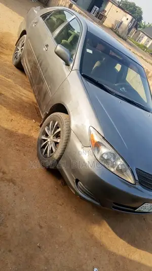 Toyota Camry LE 4dr Sedan (2.4L 4cyl 4A) 2004 Gray