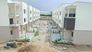 5bdrm Townhouse/Terrace in Mabushi for sale