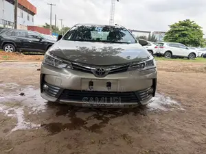 Toyota Corolla 2017 Gold