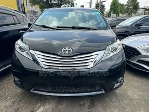 Toyota Sienna XLE 7-Passenger 4dr Minivan AWD (3.5L 6cyl 6A) 2015 Black