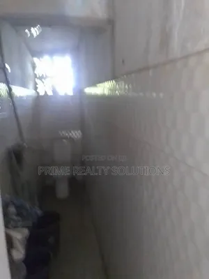 1bdrm Bedsitter in Bajulaiye Road, Off for rent