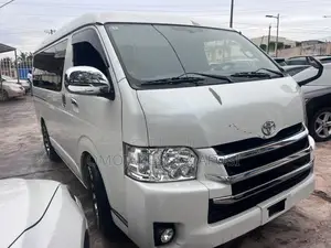 Toyota HiAce 2018 White